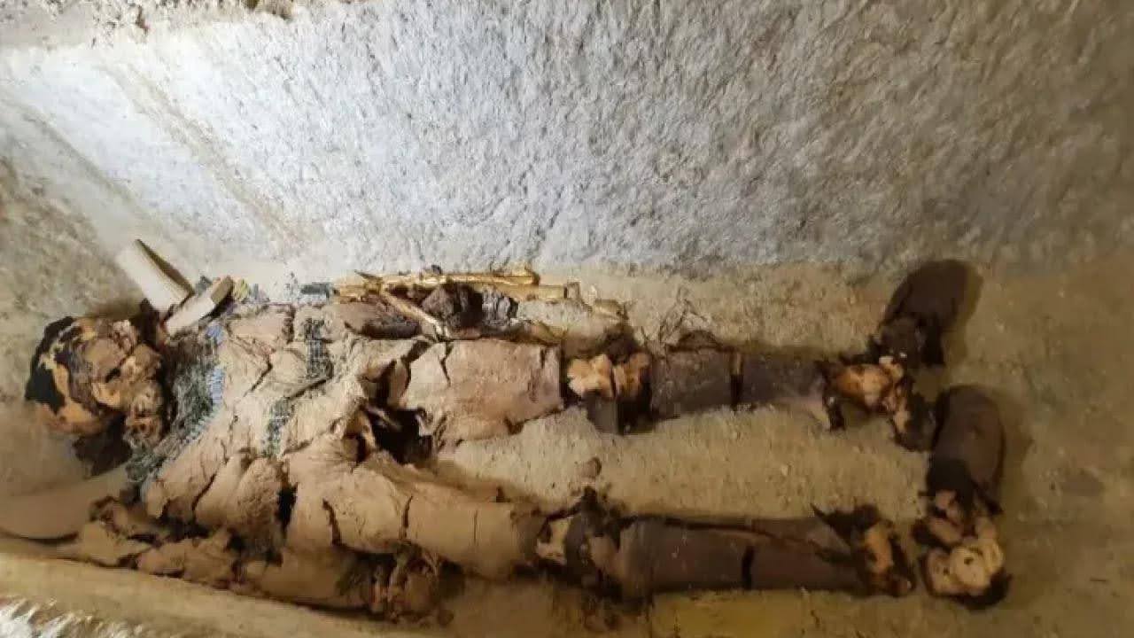 Hekashepes mumie funnen i Sakkara - största arkeologiska fyndet på länge!