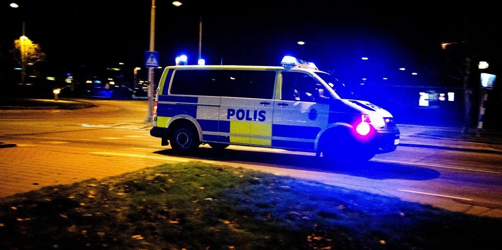 Polisen utfärdar rikslarm efter inhemsk terrorist