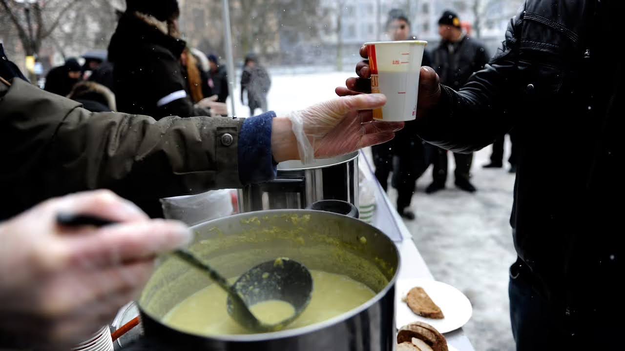 Svenska kyrkan öppnar nytt soppkök i centrala Stockholm