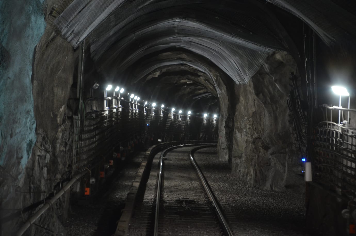 Totalt stopp efter brand i tunnelbanan